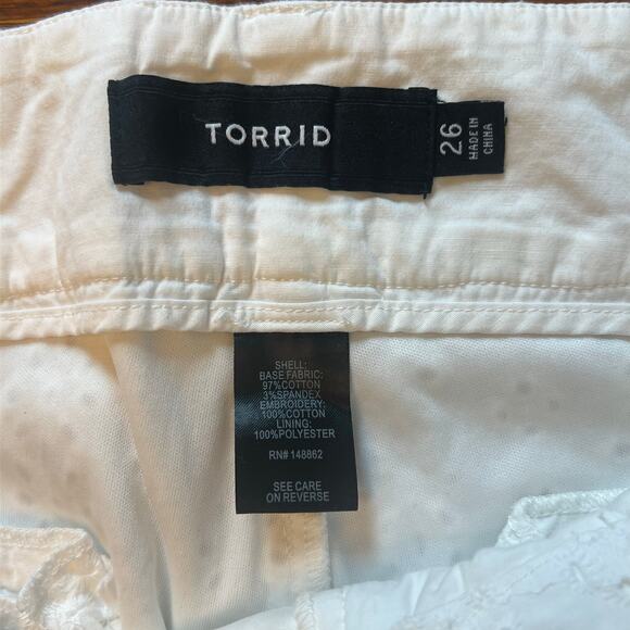 Torrid White Eyelet Plus Size Shorts 26 Crochet
Lace Embroidered - Picture 10 of 11